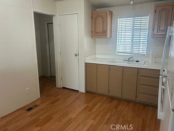 5th image of 2140-90 Mentone Blvd
