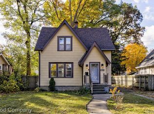 374 E Hazelhurst St, Ferndale, MI 48220