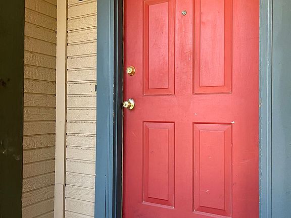 2nd image of 203 Macon Ave APT 8