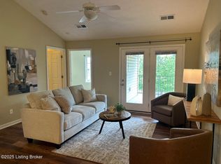 10202 Deer Vista Dr UNIT 202, Louisville, KY 40291