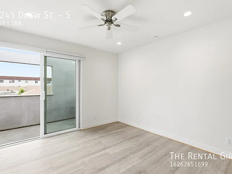 3245 Drew St #5 — Photo 9