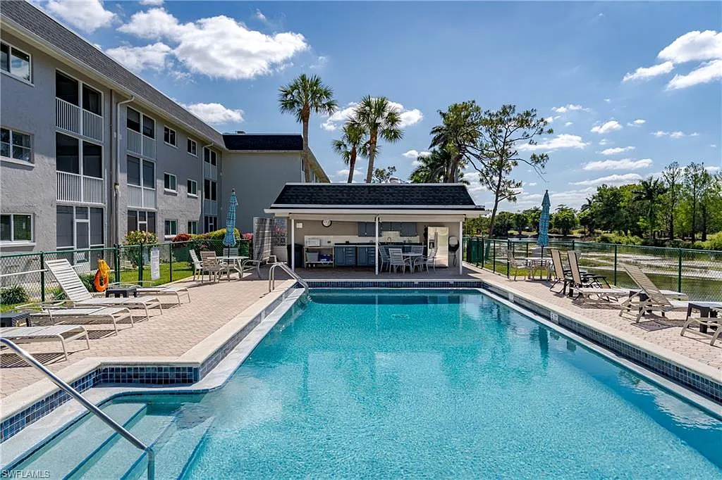 2 bed, 2.0 bath, 1060 sqft, $1,600 — Photo 2