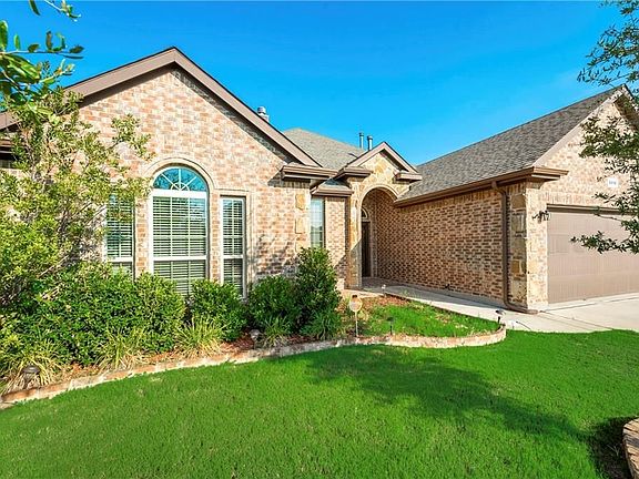 3rd image of 3016 Saddle Creek Dr