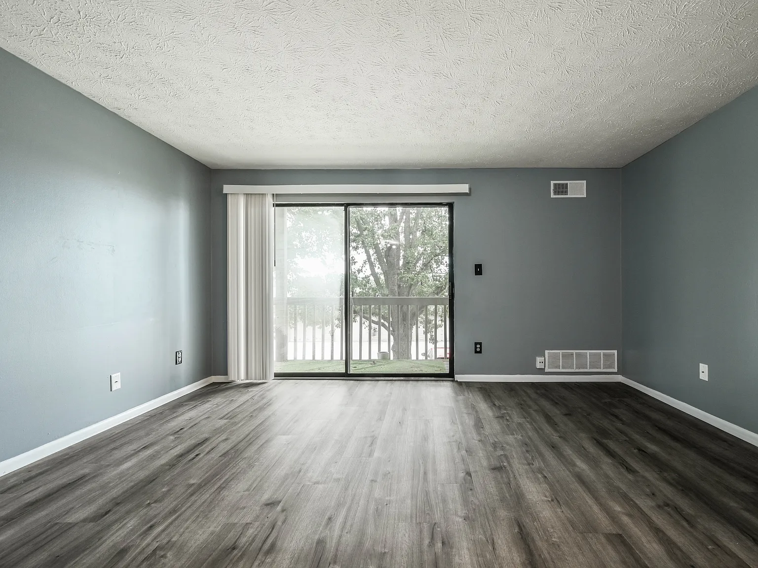 2 bed, 994 sqft, $1,550 — Photo 4