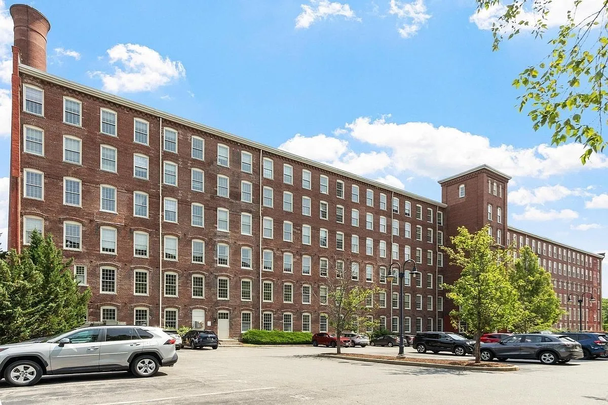 1 bed, 1.0 bath, 759 sqft, $2,000 — Photo 1