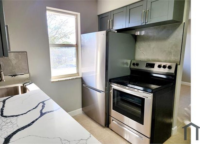 191 SW 15th St #202, photo 6