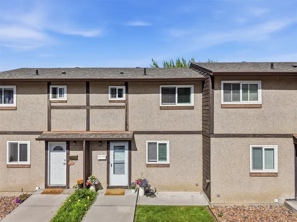 1605 Summit Dr #35, Kamloops, BC V2E 2A5