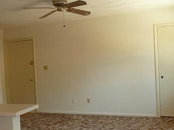 3rd image of 8422 Tidewater Dr APT 2