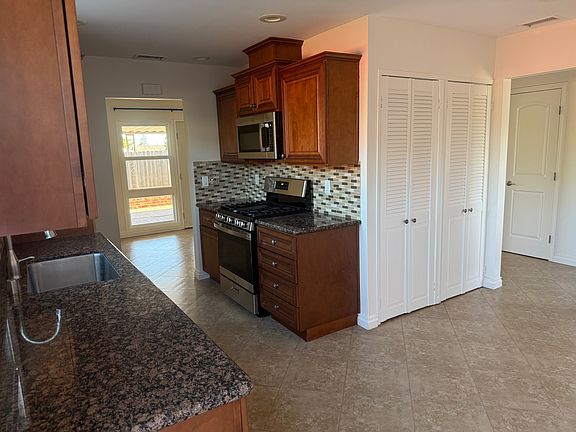 3rd image of 4034 Bermuda Ct