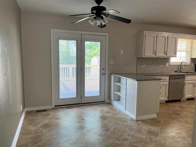 1161 Connemara Way — Photo 15