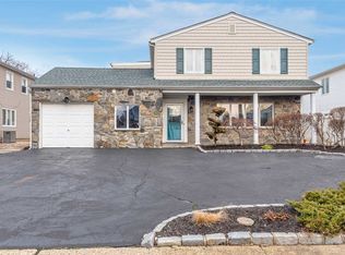 2723 Belle Rd, Bellmore, NY 11710