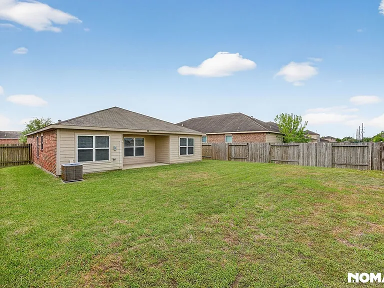 2331 Golden Brandy Ln — Photo 13