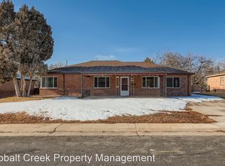 911 Tucson St, Aurora, CO 80011