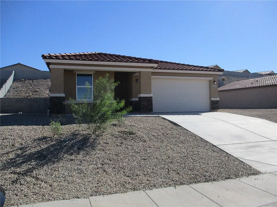 2282 Sarah Pl