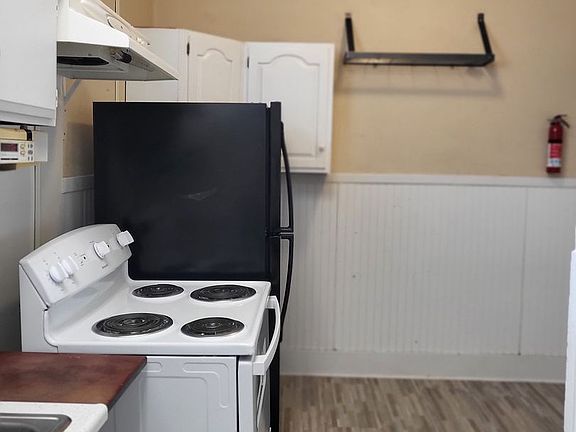 3rd image of 38 W Main St APT 1