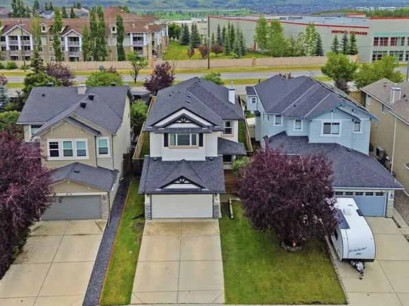 38 W Chapman Close SE, Calgary, AB T2X 3S8