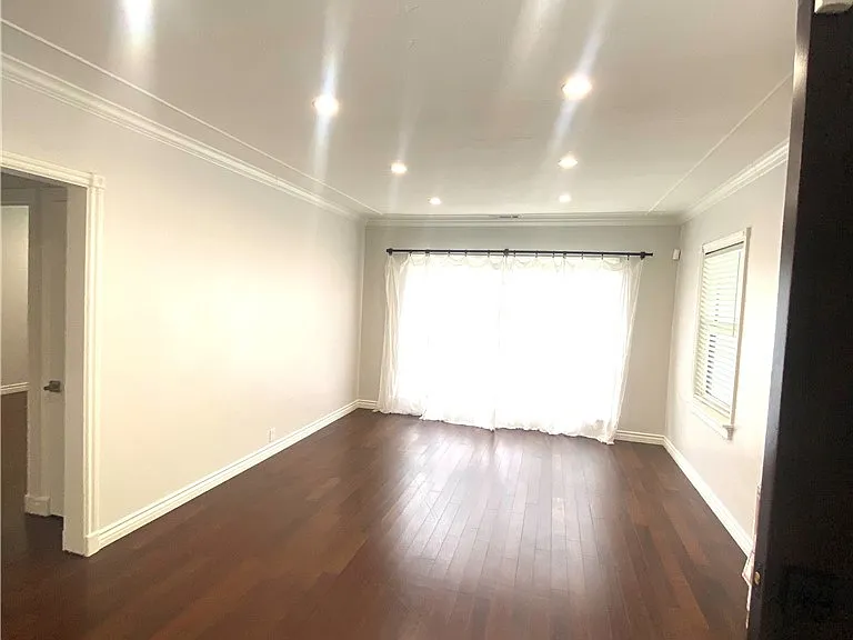 502 E Bonita Ave — Photo 7