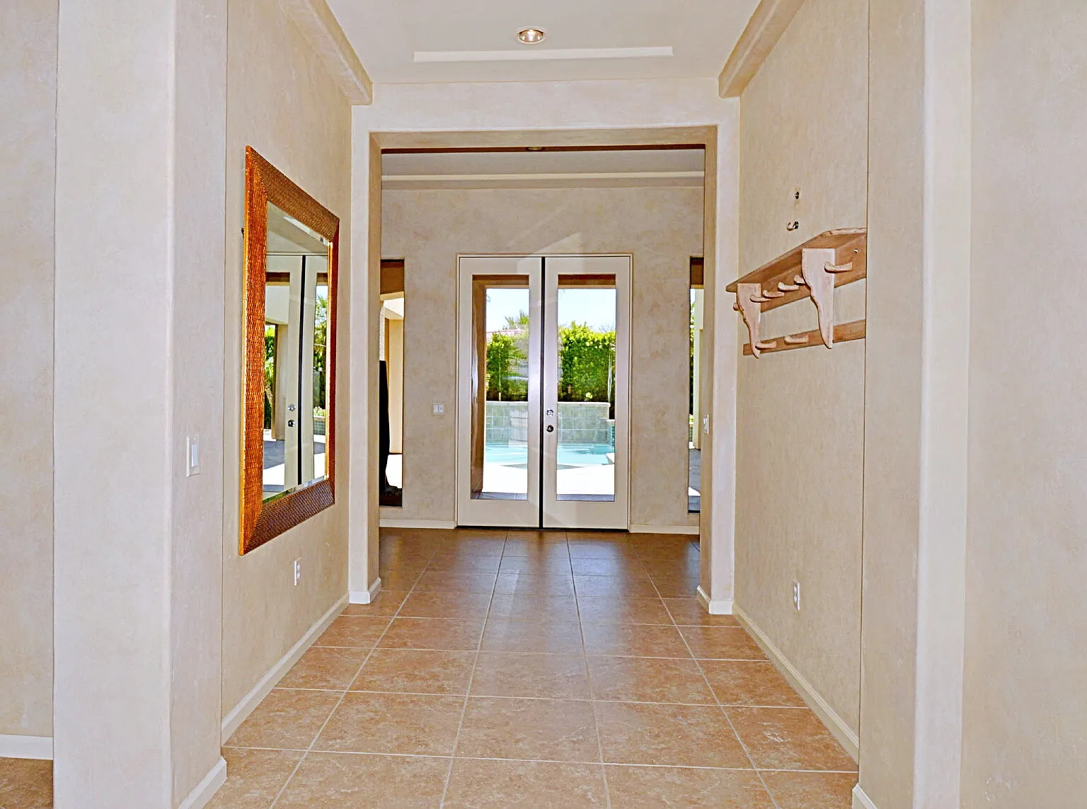 3 bed, 3.5 bath, 3042 sqft, $4,300 — Photo 4