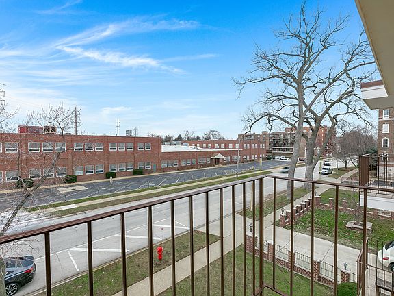 4th image of 905 Graceland Ave APT 10