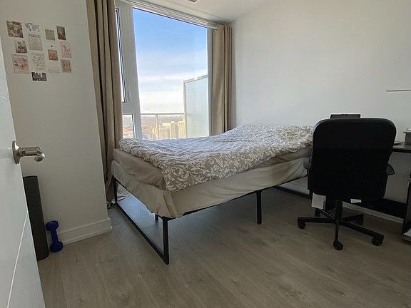 3rd image of 50 Wellesley St #4002