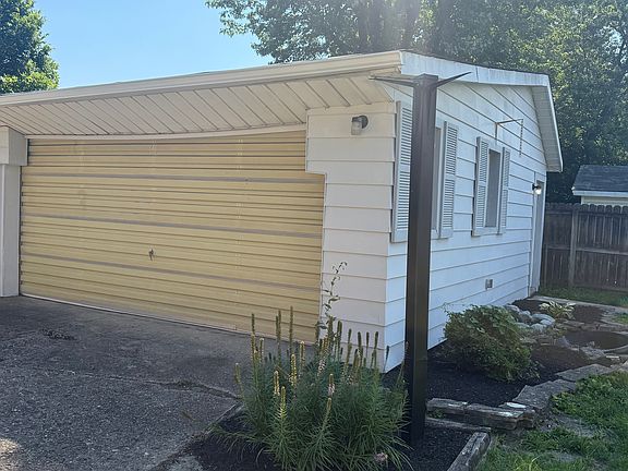 4th image of 1705 Dallas Ave
