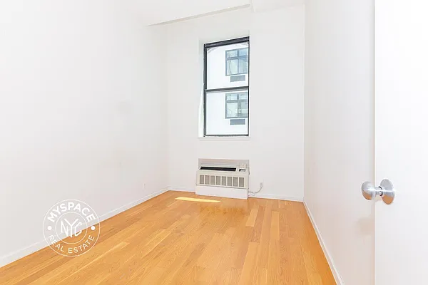 Rented by MySpaceNYC | media 8