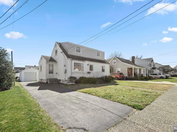 100 Graham Ter, Saddle Brook, NJ 07663