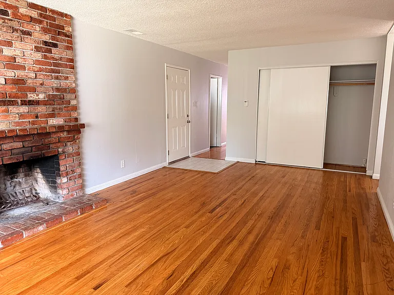 339 Swan Way — Photo 2