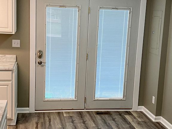 5th image of 540 W Daisy Pl