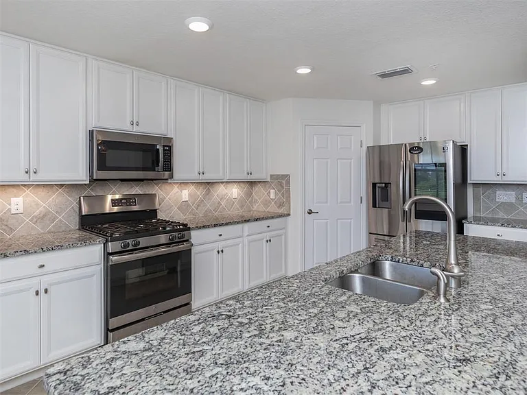 17637 Gawthrop Dr #104 — Photo 13