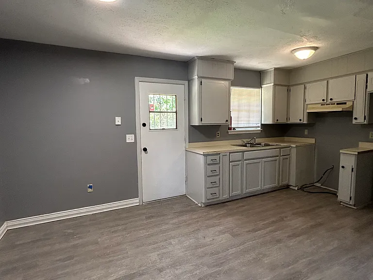 2953 Belvedere Dr — Photo 5