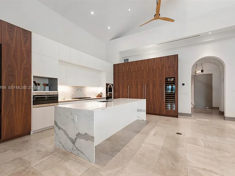 432 S Hibiscus Dr — Photo 13