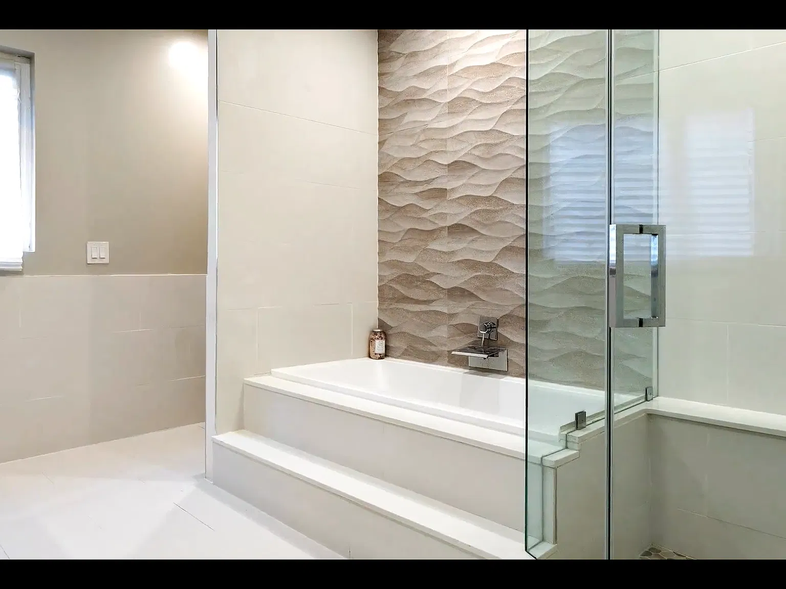4 bed, 3400 sqft, $5,500 — Photo 2