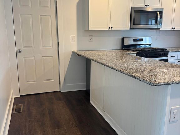 5th image of 1002 E 10th St