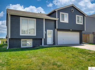 11855 Bauman Ave, Omaha, NE 68164