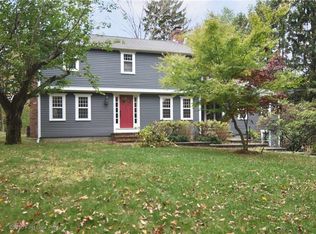 555 Tillinghast Rd, East Greenwich, RI 02818