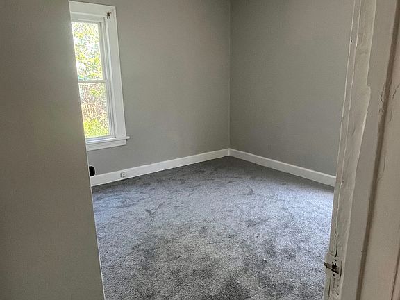 4th image of 947 Paxton Rd #2