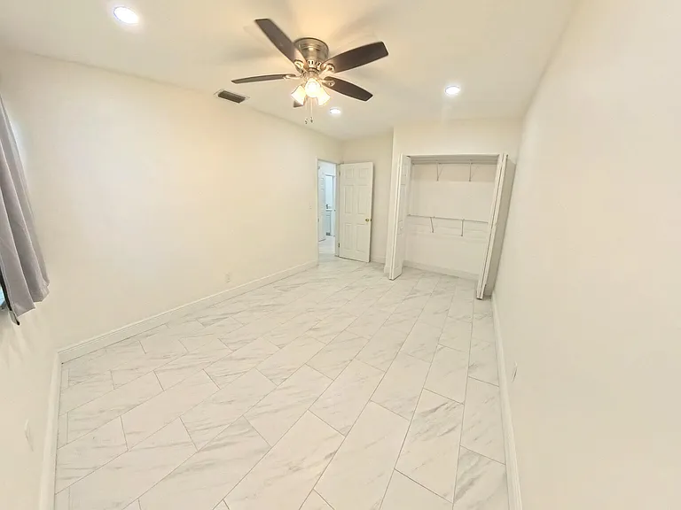 341 Henthorne Dr — Photo 15