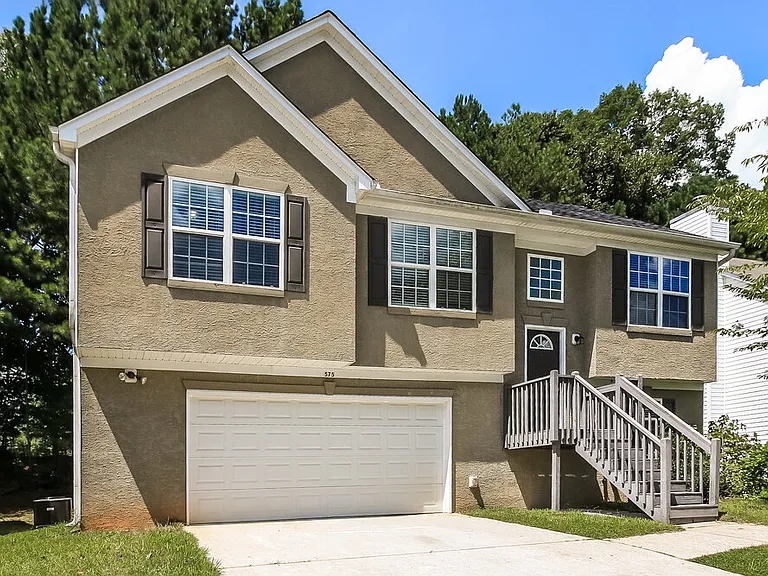 575 Sycamore Dr — Photo 4