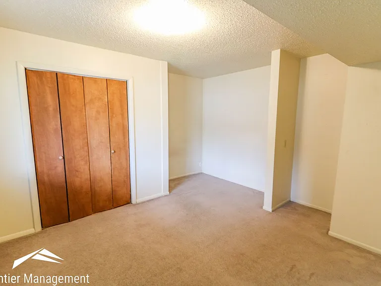 1500 McCain Ln — Photo 10