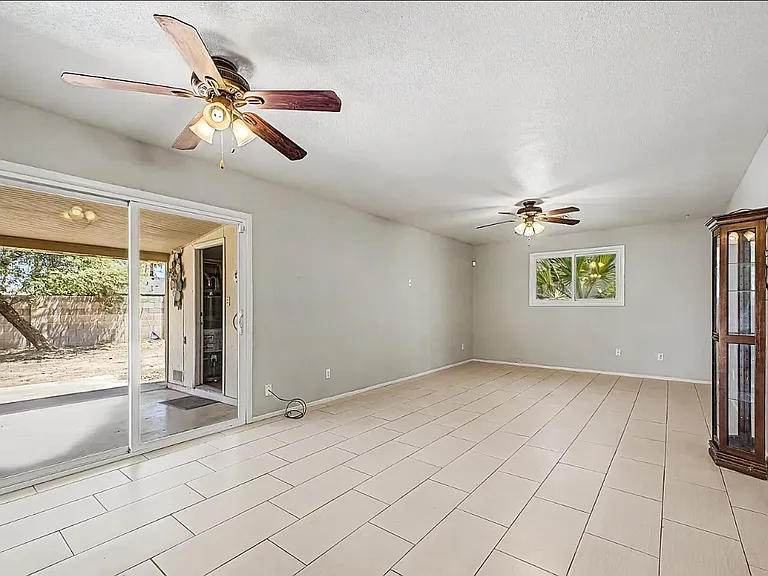 1000 E Loyola Dr — Photo 25