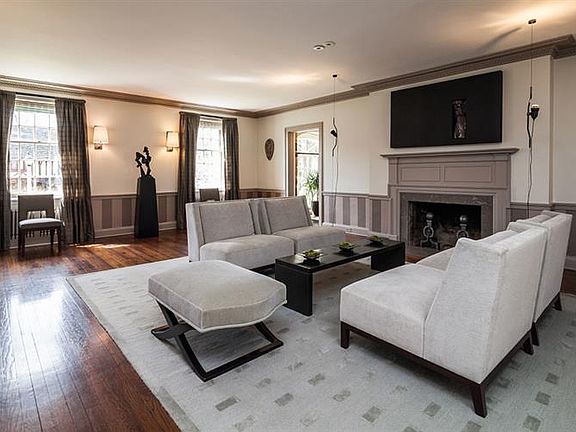 5th image of 99 Woodfield Dr