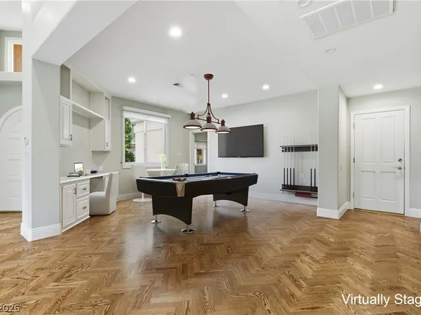 8215 Round Hills Cir, Spring Valley, NV 89113