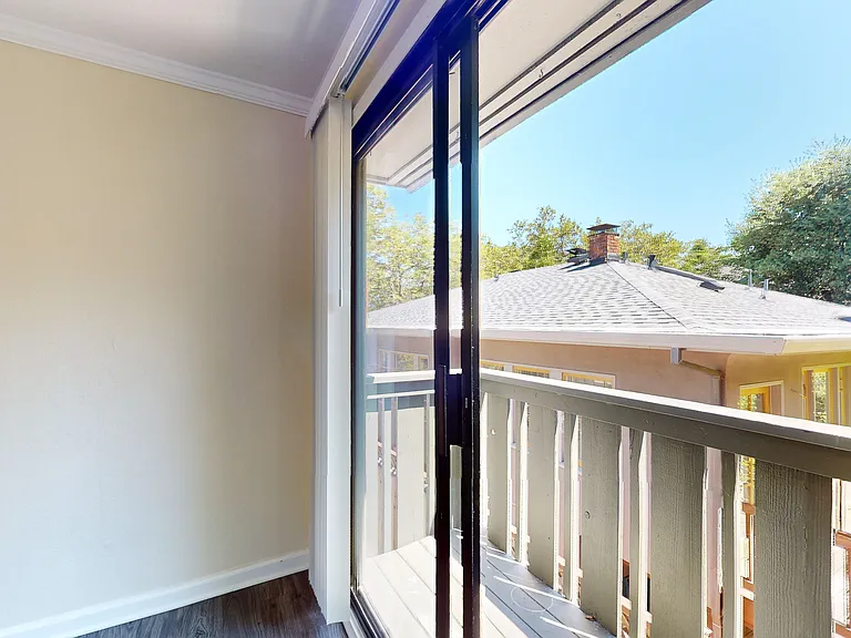 107 Marin St #10 — Photo 8
