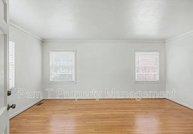 736 E 45th St #1 — Photo 4