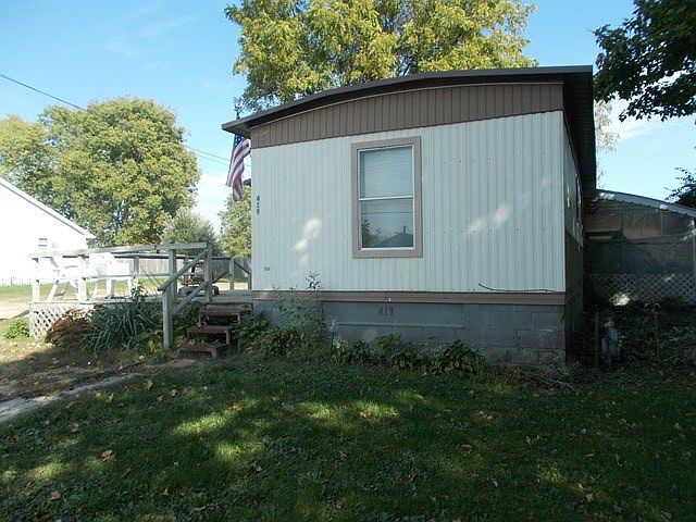 2nd image of 419 S Gosse Blvd