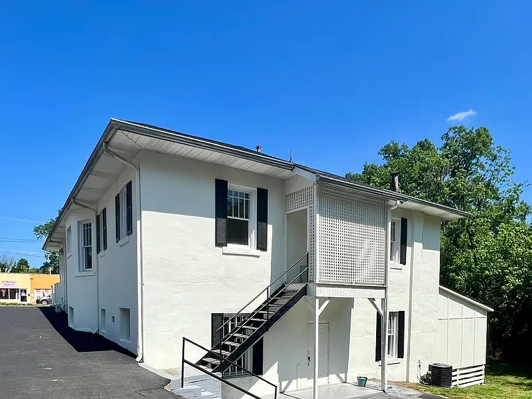502 S Center St #C — Photo 10