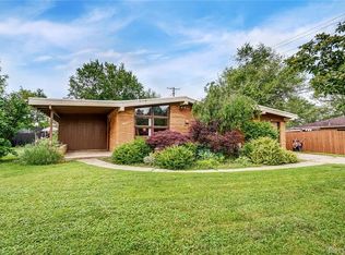 1008 Chateau Dr, Dayton, OH 45429