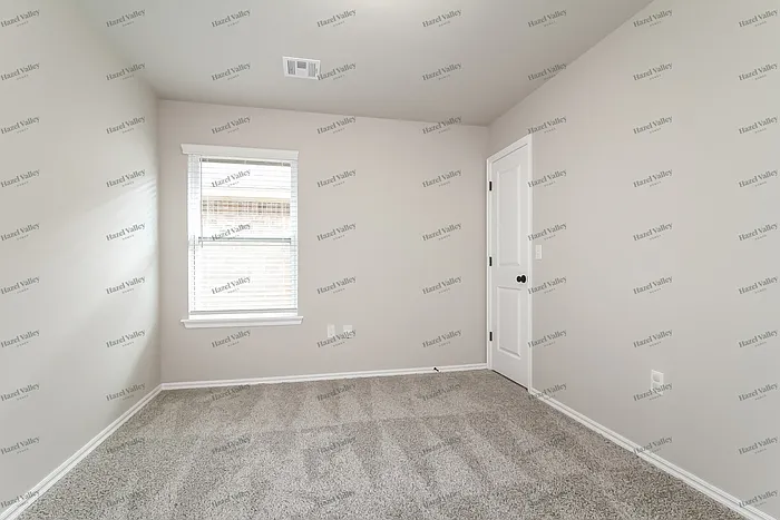 4724 Crystal Hill Dr — Photo 9