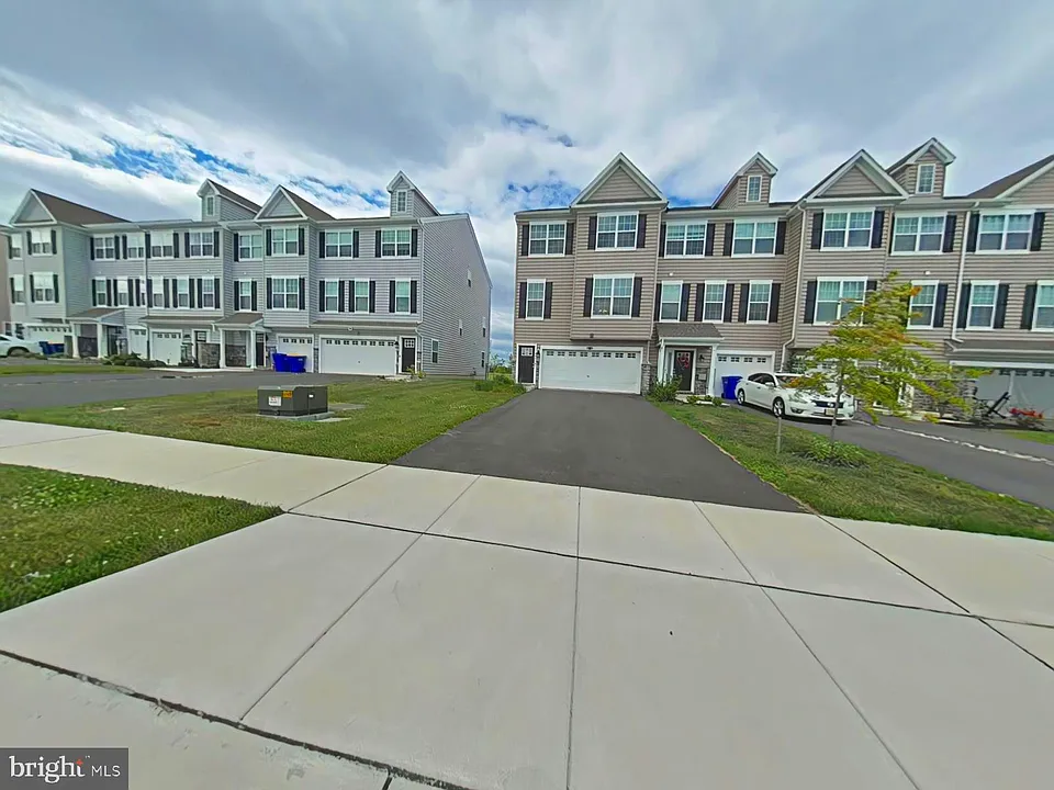 1445 Carrick Ct